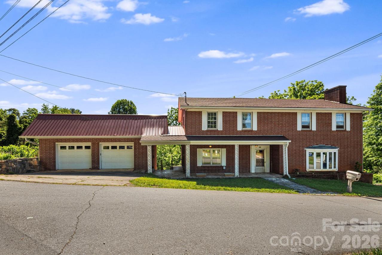 284 Chestnut St., Mars Hill, NC 28754
