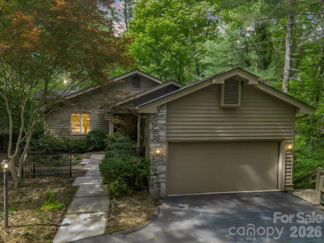 118 Timber Creek Rd., Hendersonville, NC 28739