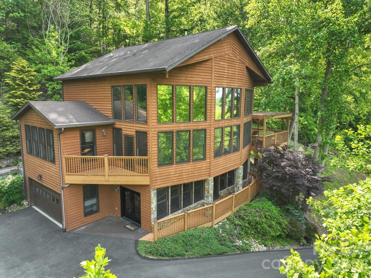52 Mountain Park Dr., Mars Hill, NC 28754
