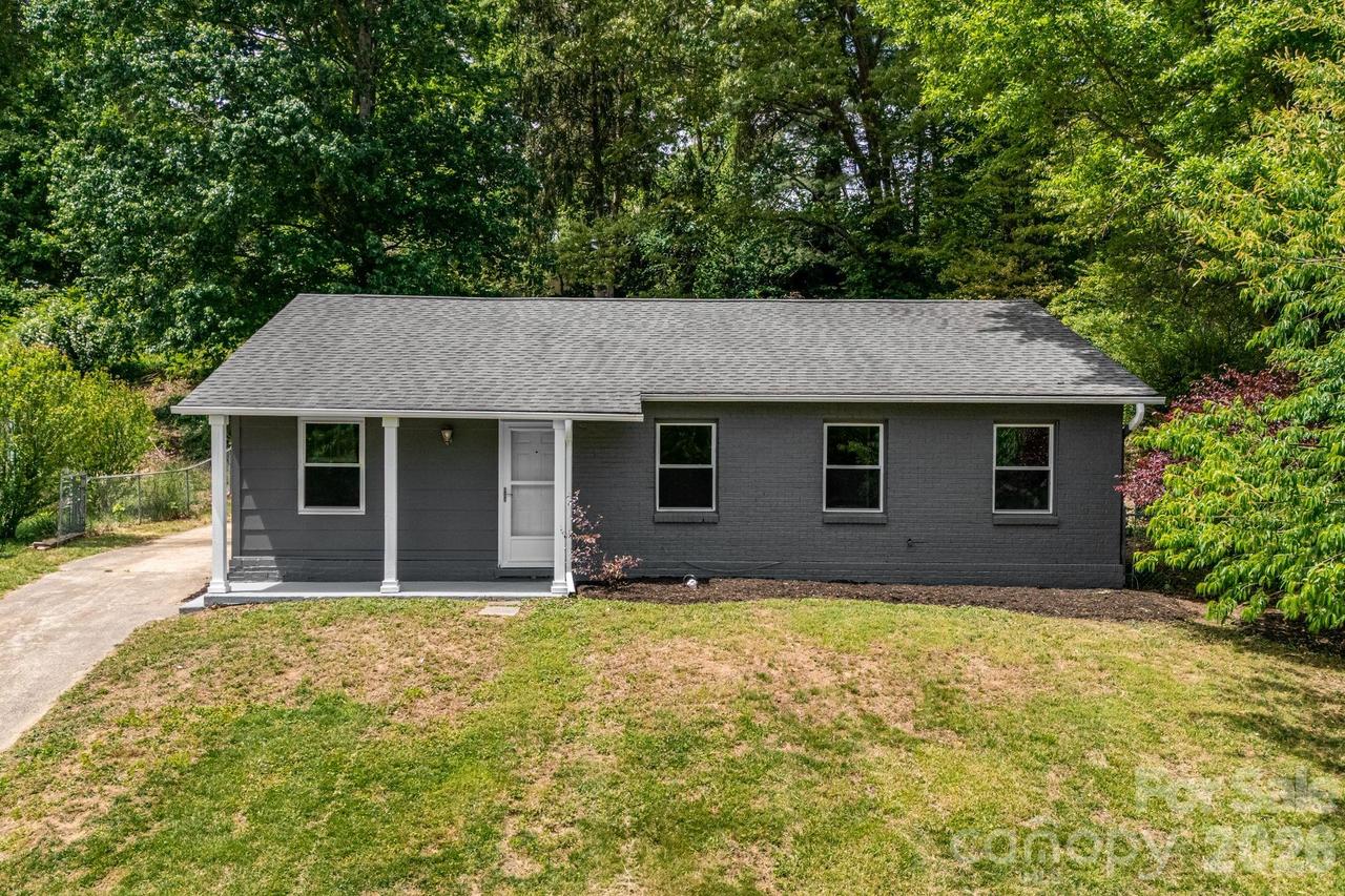 82 Lees Creek Rd., Asheville, NC 28806