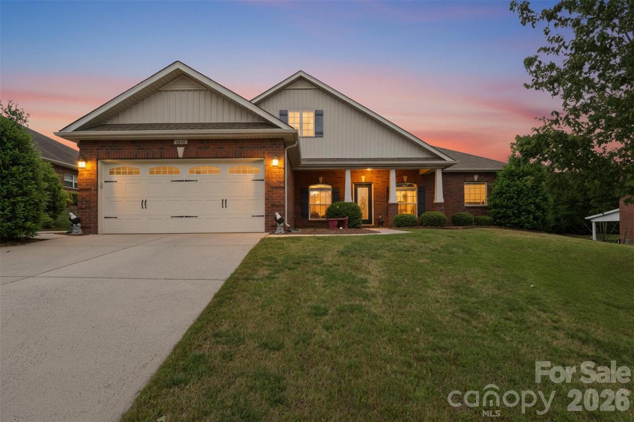 2425 Winnsford Ln., Gastonia, NC 28056