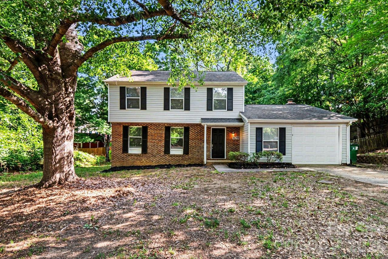 409 Vista Grande Cir., Charlotte, NC 28226