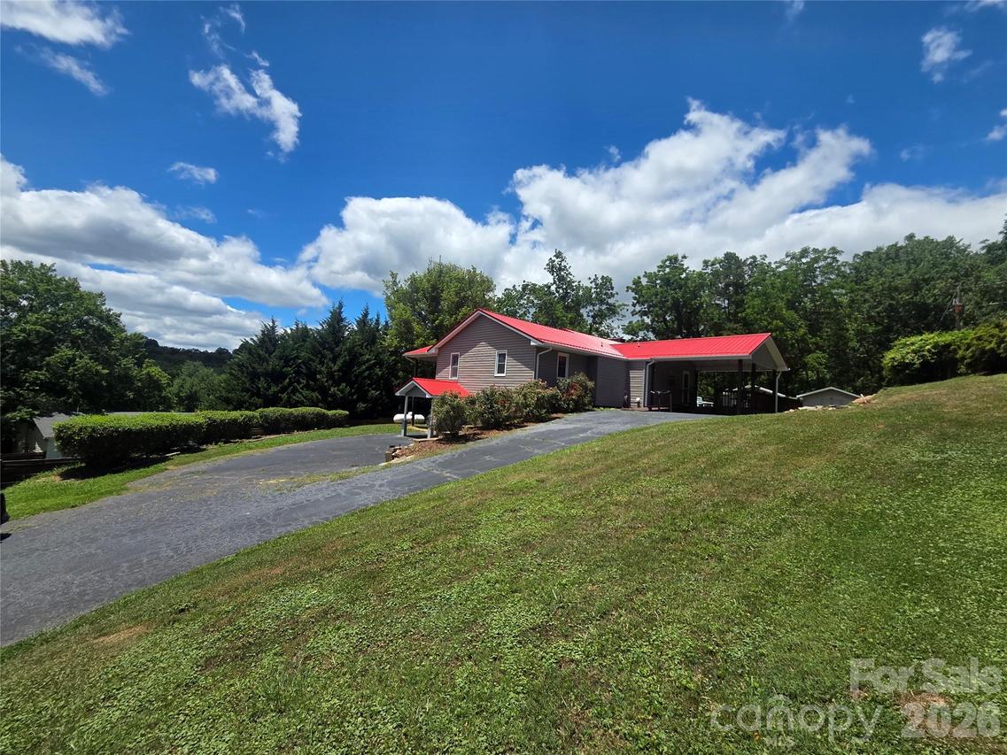 41 Vista Dr., Clyde, NC 28721