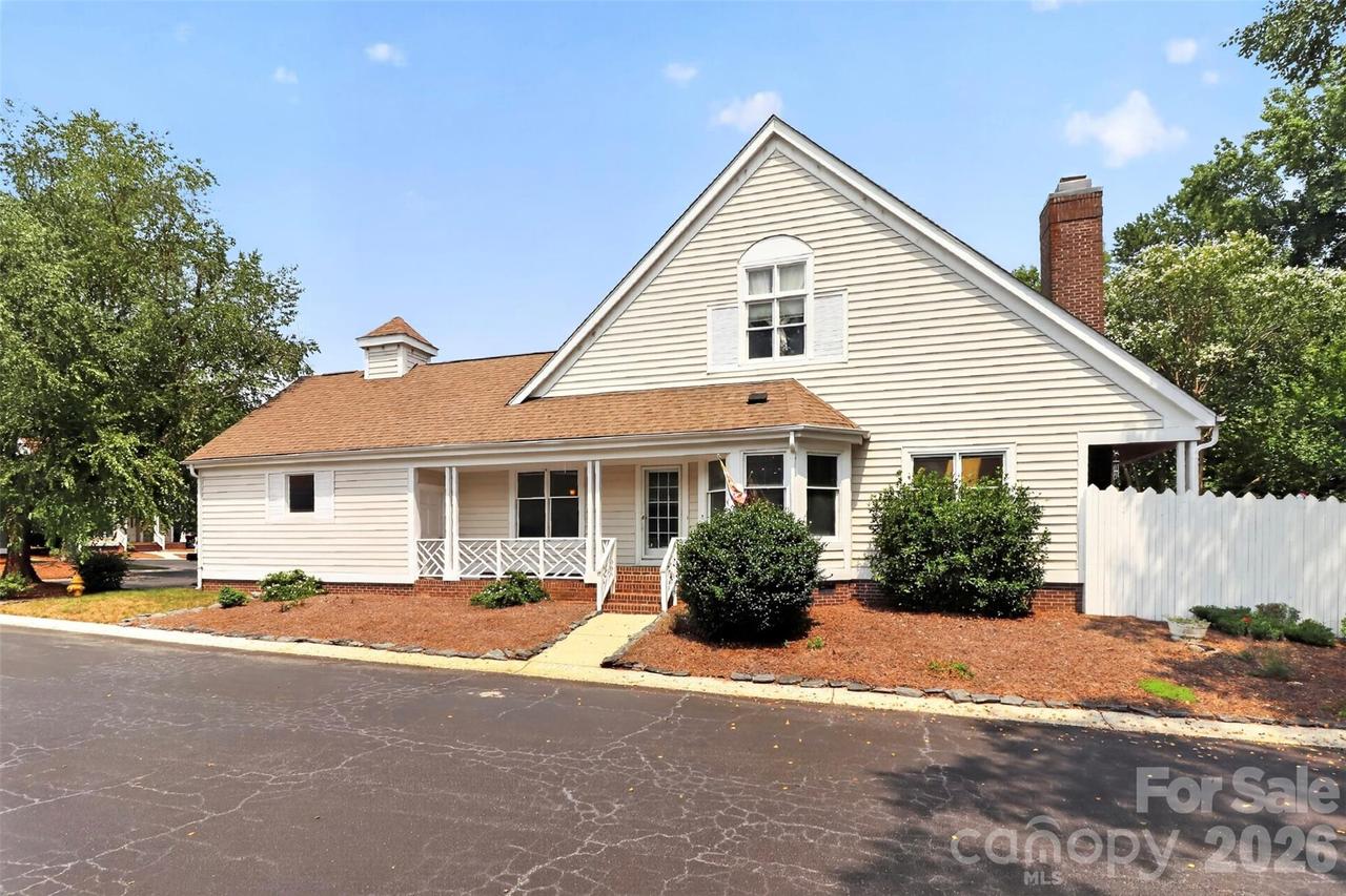 10316 Johns Towne Dr., Charlotte, NC 28210