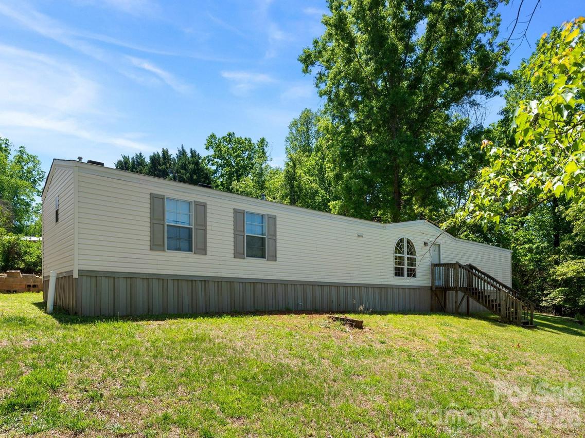 111 Otter Ridge Dr., Leicester, NC 28748