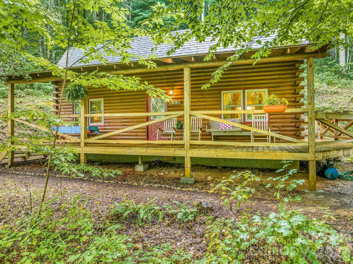 51 Spruce St., Maggie Valley, NC 28751
