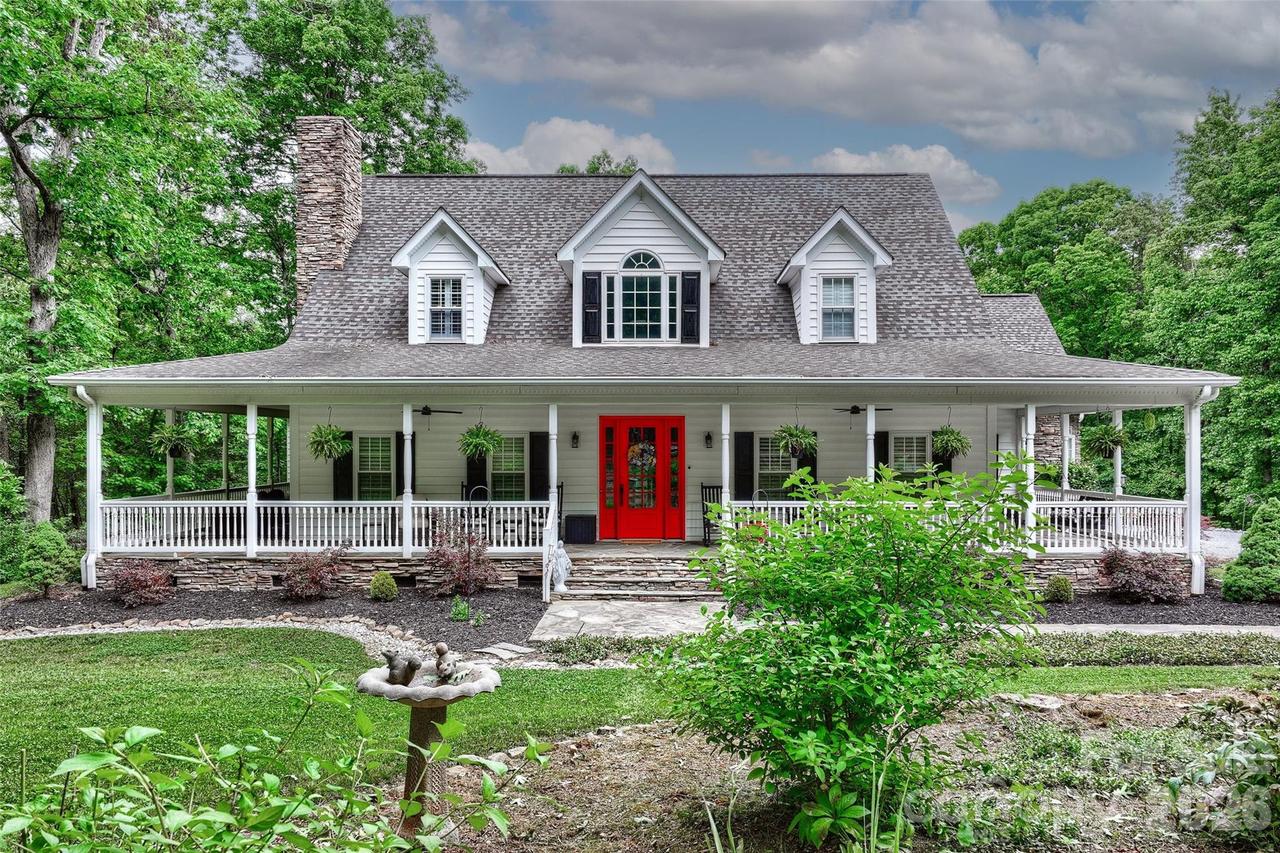 9470 Hutchinson Ln., Charlotte, NC 28216