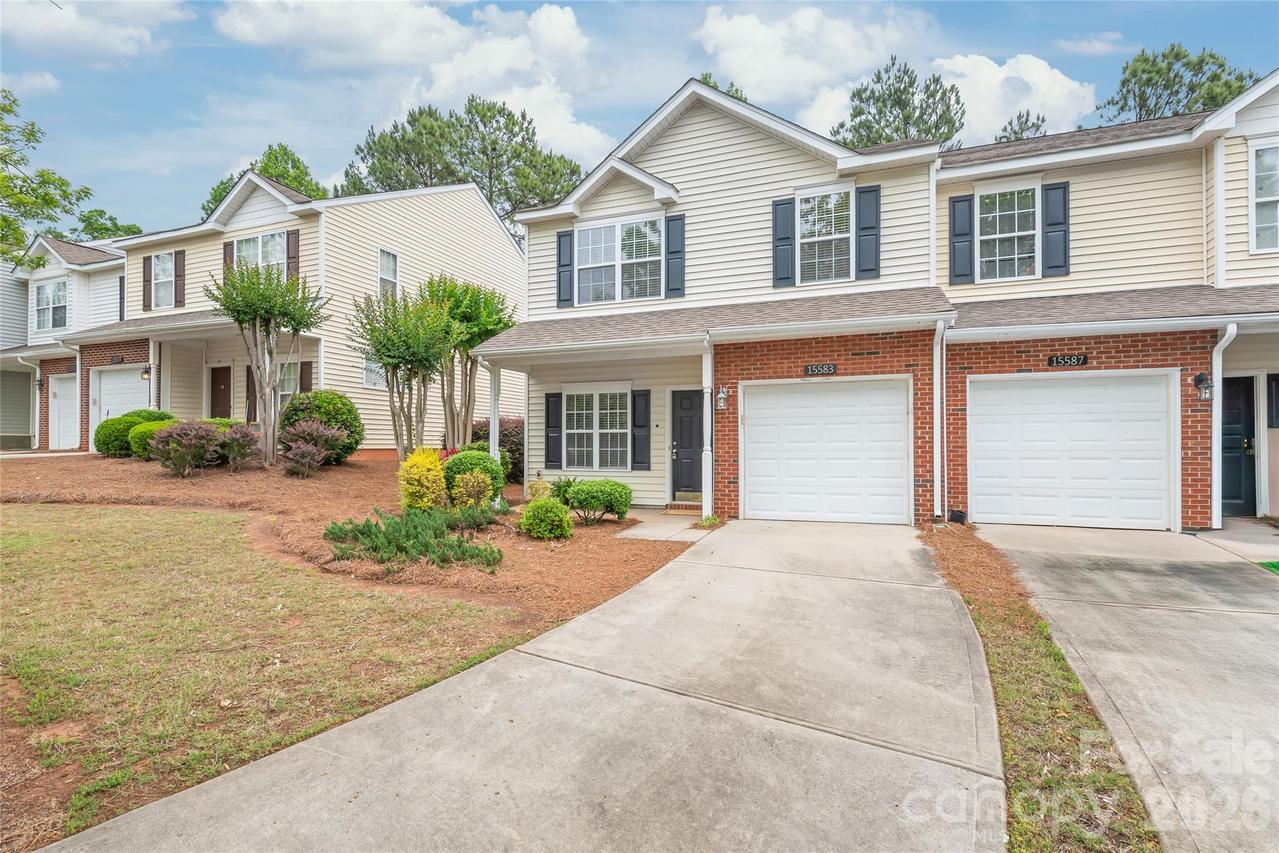 15583 Stronvar House Ln., Charlotte, NC 28277