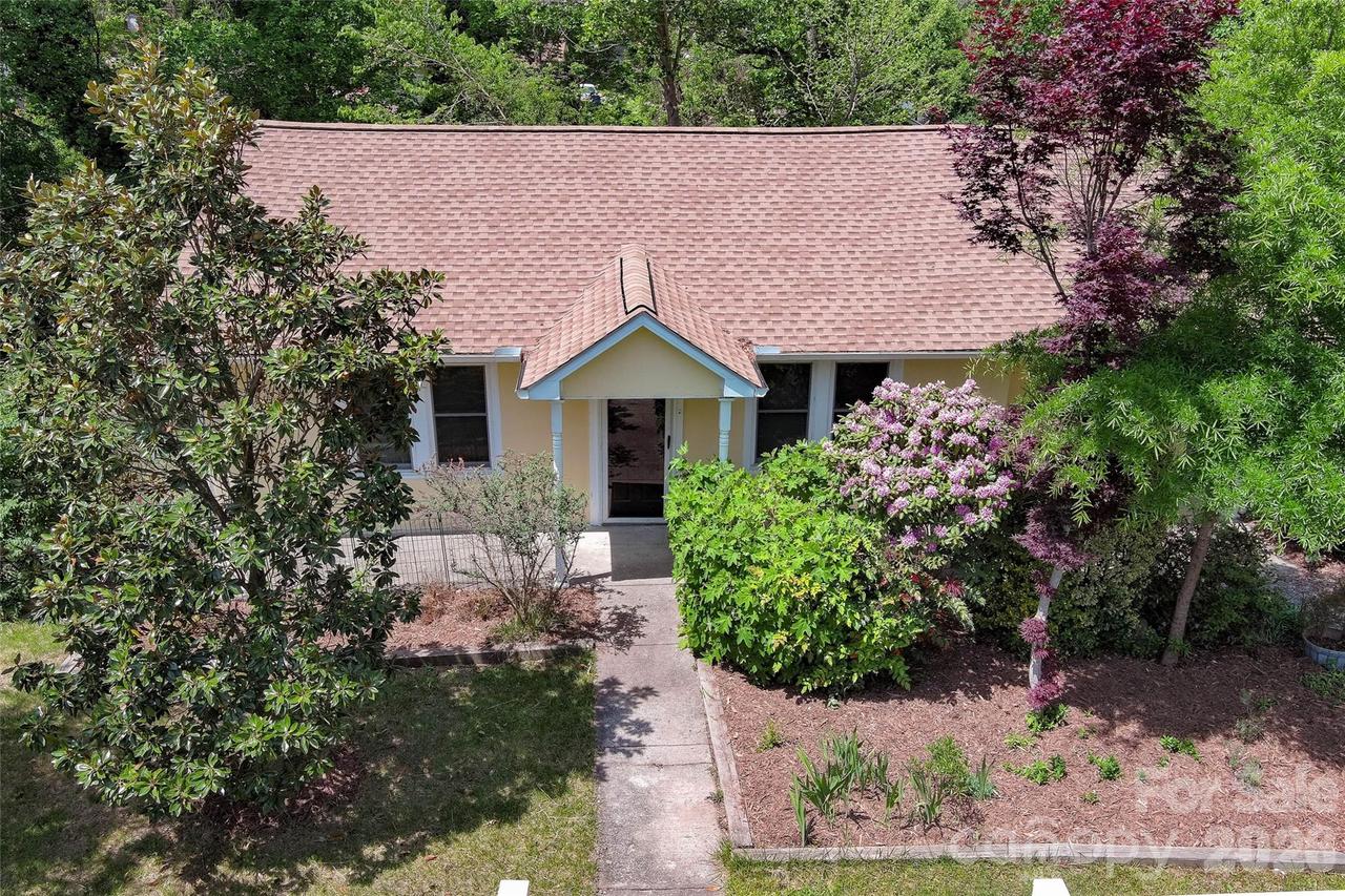 70 Cedar St., Asheville, NC 28803