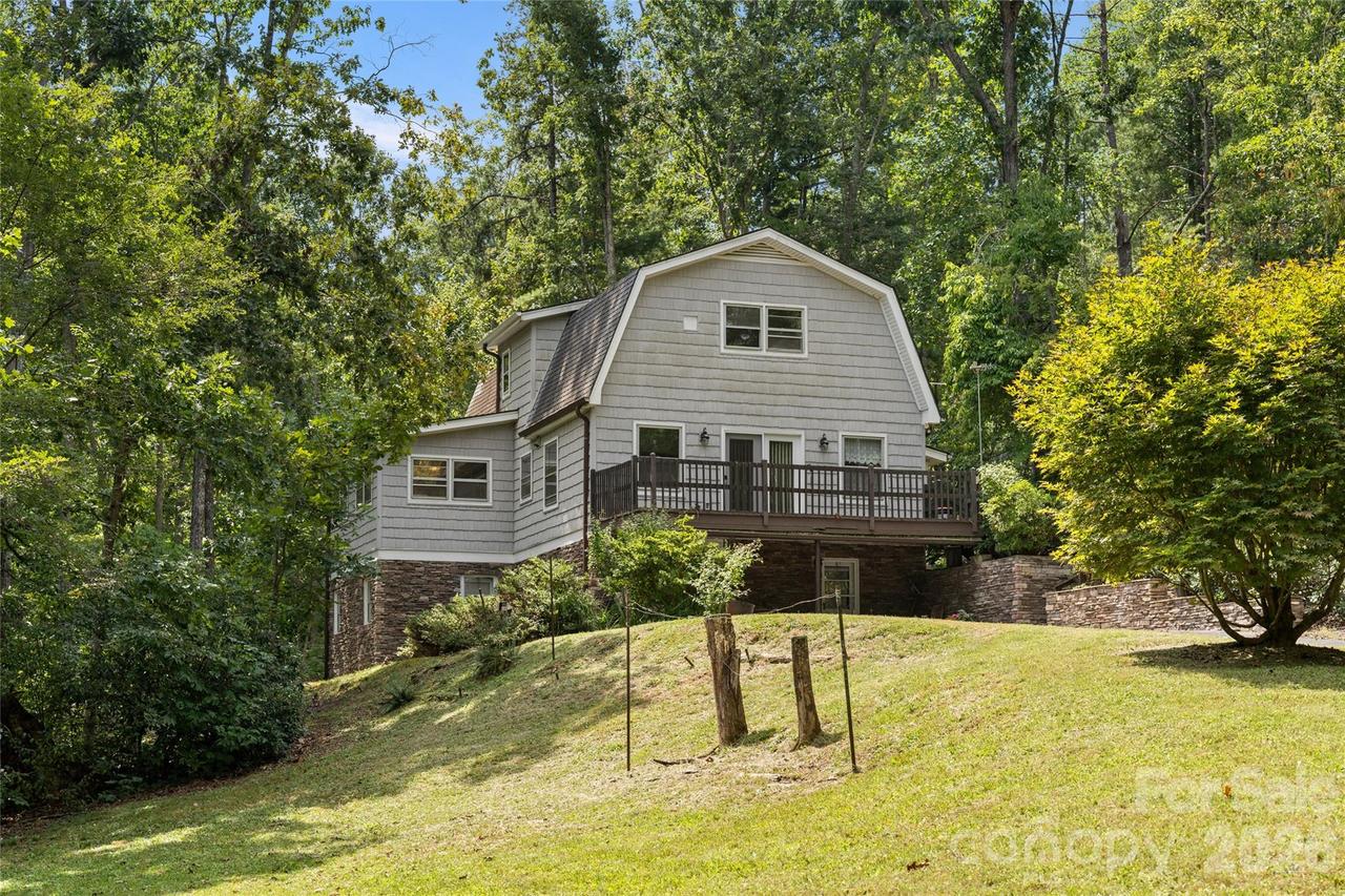 150 Mountain Laurel Ln., Fletcher, NC 28732