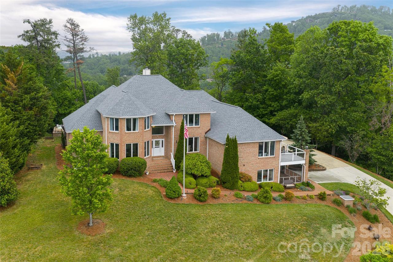 153 Mills Pl., Asheville, NC 28804
