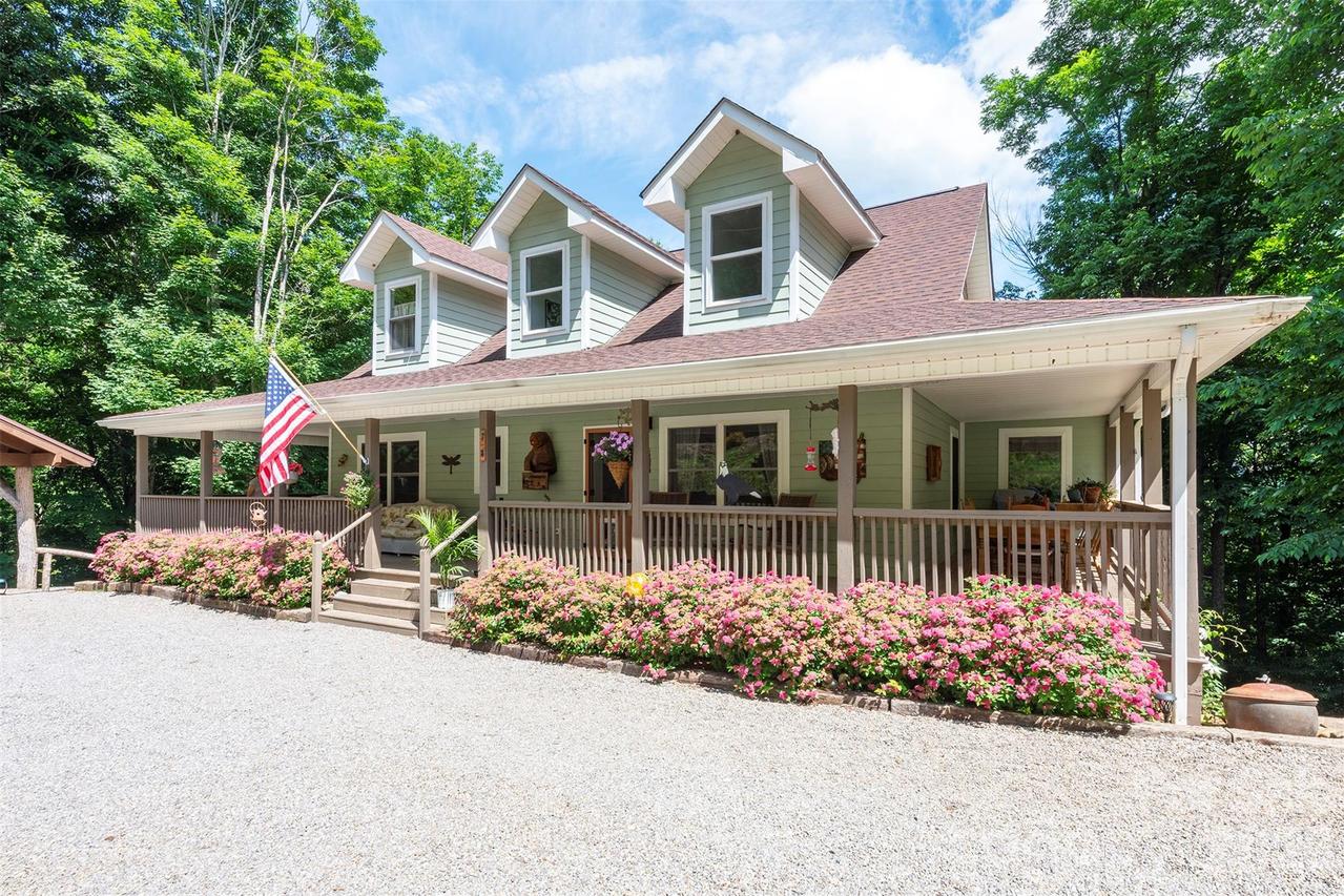 78 Spellbound Rd., Waynesville, NC 28785