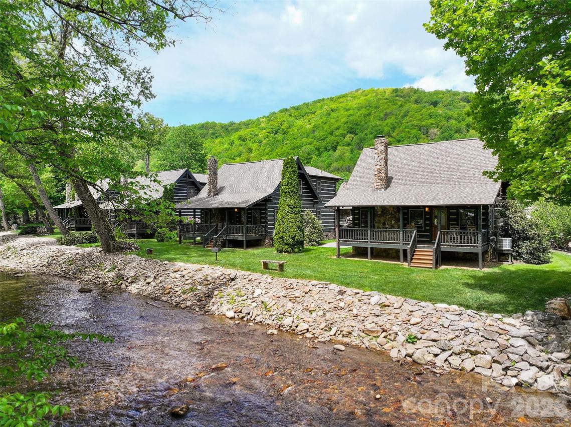 62 Rachels Cir., Maggie Valley, NC 28751