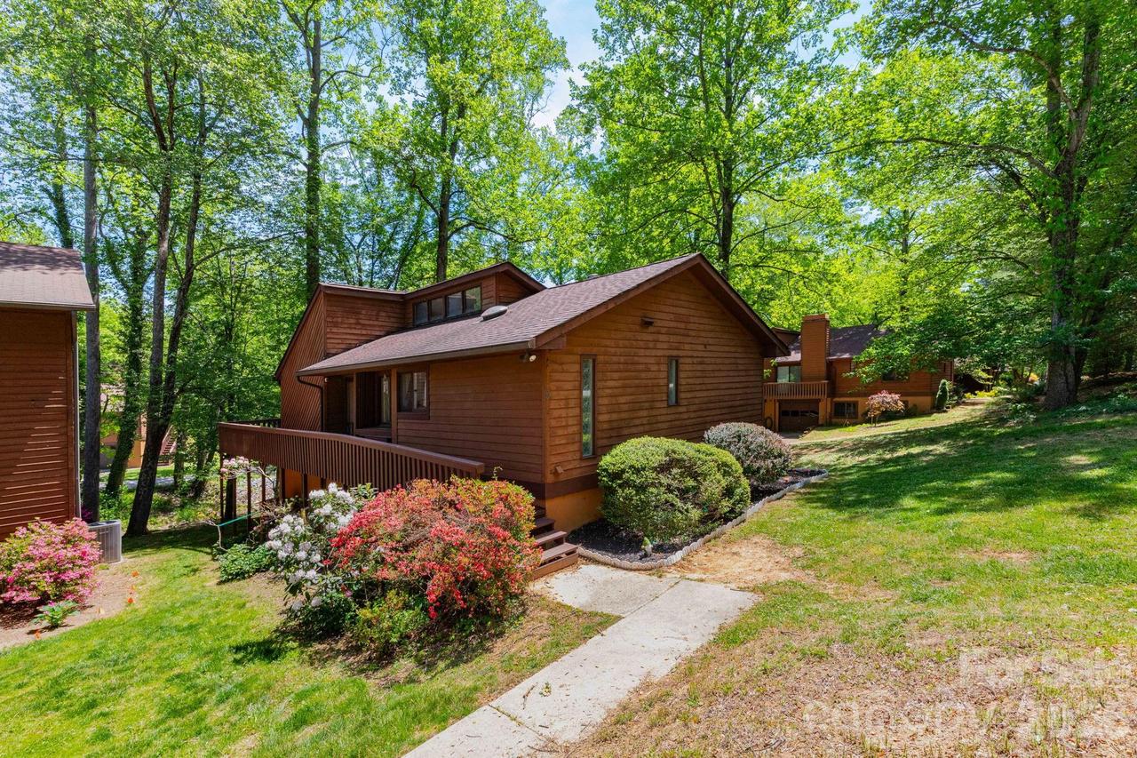 5 Wildwood Cir., Fletcher, NC 28732