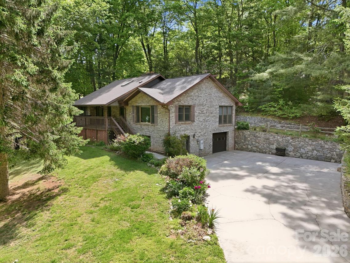 1 Mountain Heritage Pl., Candler, NC 28715