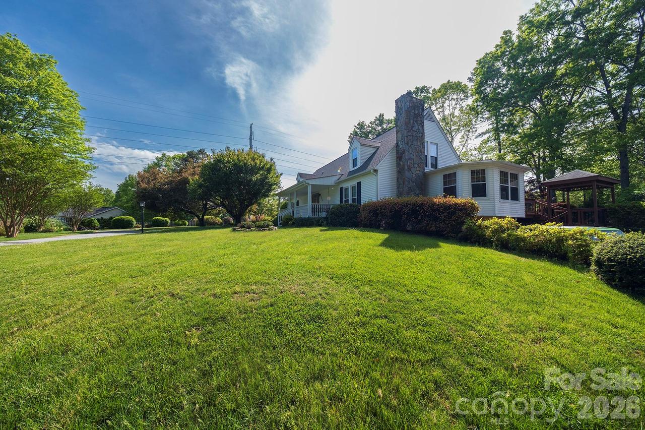 132 Serenity Cir., Hendersonville, NC 28792