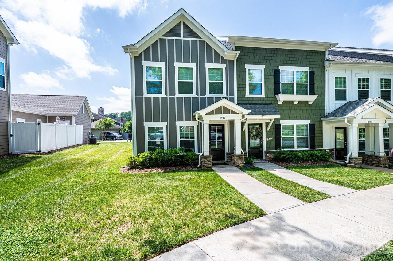 1809 Edgewater Dr., Conover, NC 28613