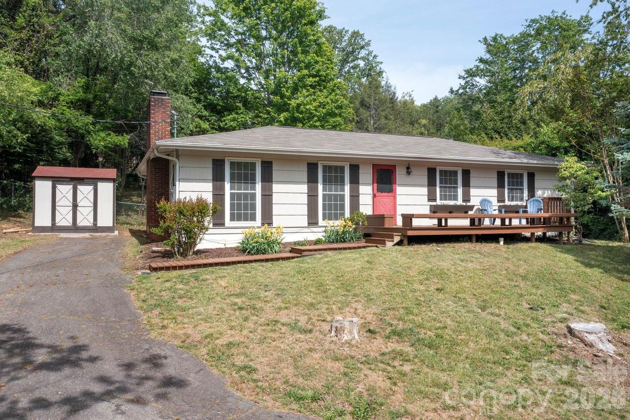 34 Wolfe Cove Rd., Asheville, NC 28804