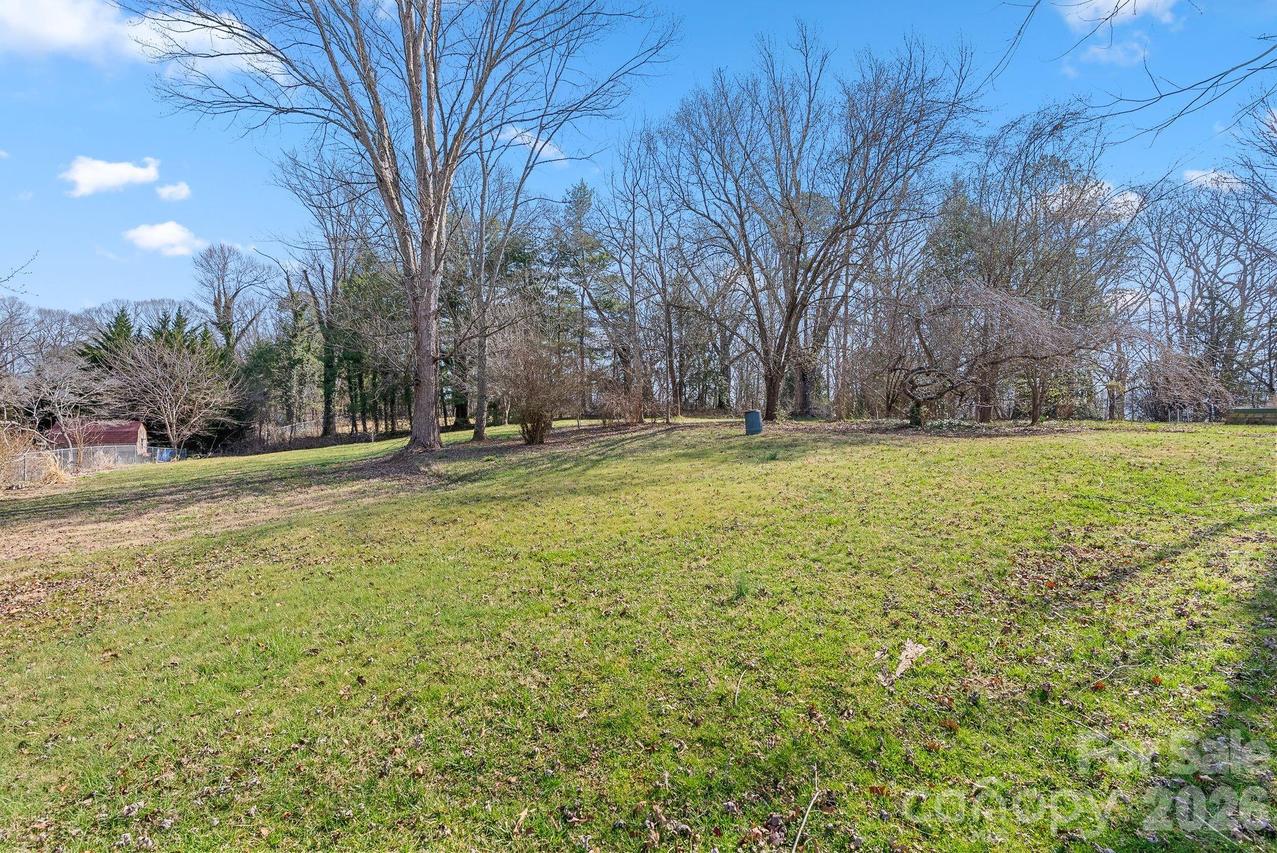 99999 Fairfield Dr., Candler, NC 28715