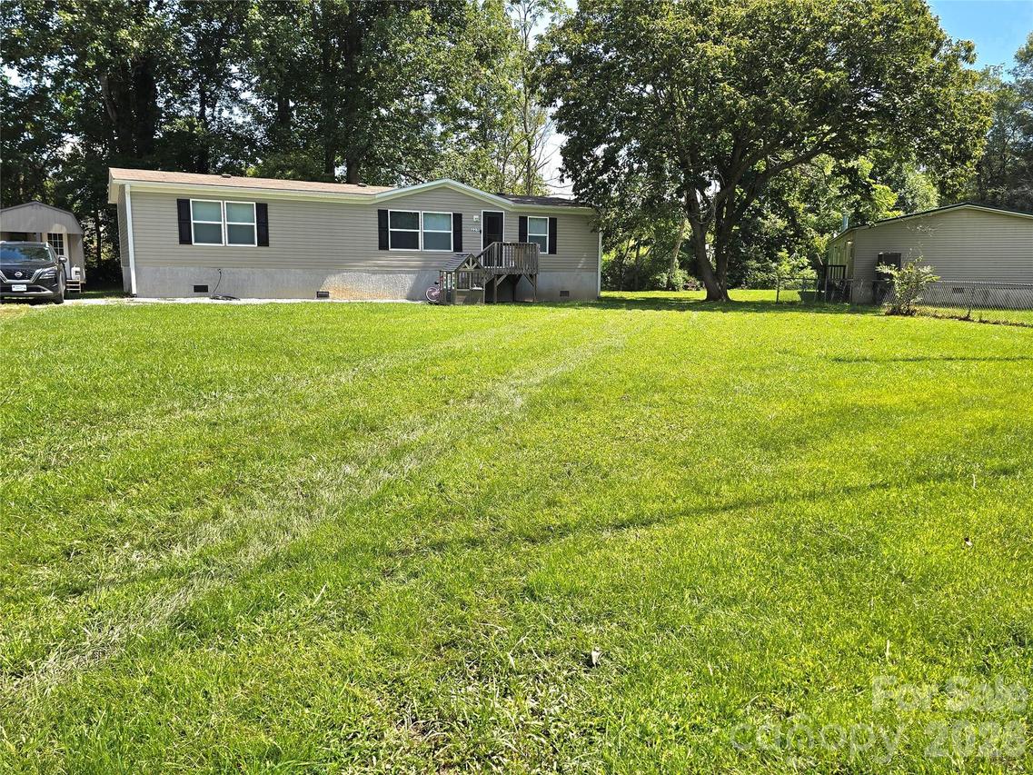 221 Turkey Pen Gap Rd., Horse Shoe, NC 28742