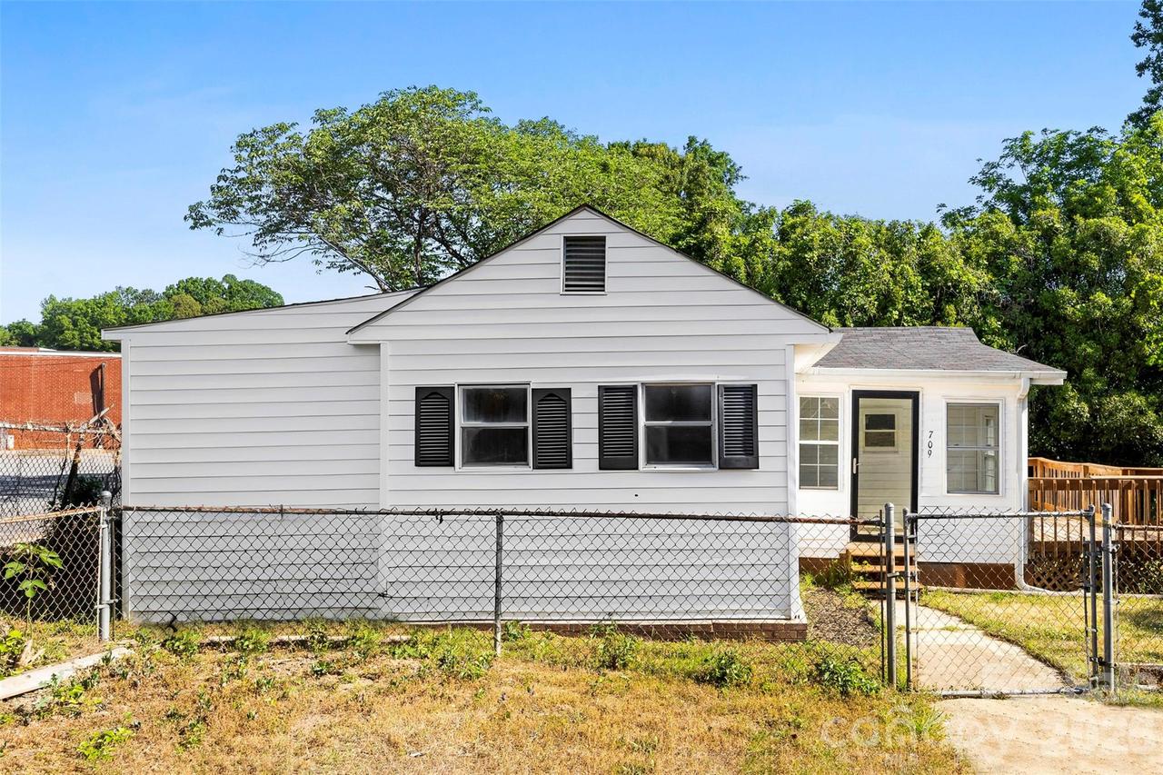 709 A St., Bessemer City, NC 28016
