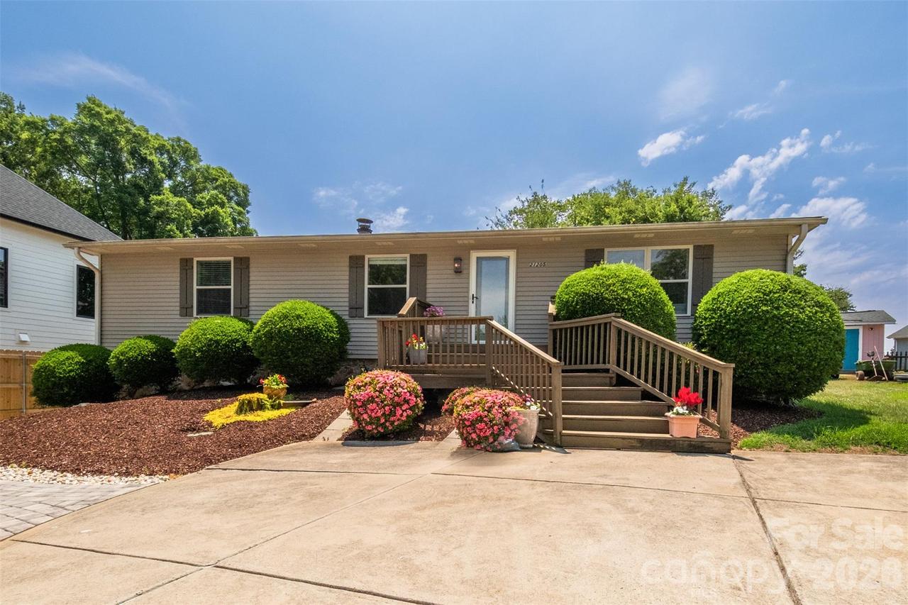 21205 Rio Oro Dr., Cornelius, NC 28031
