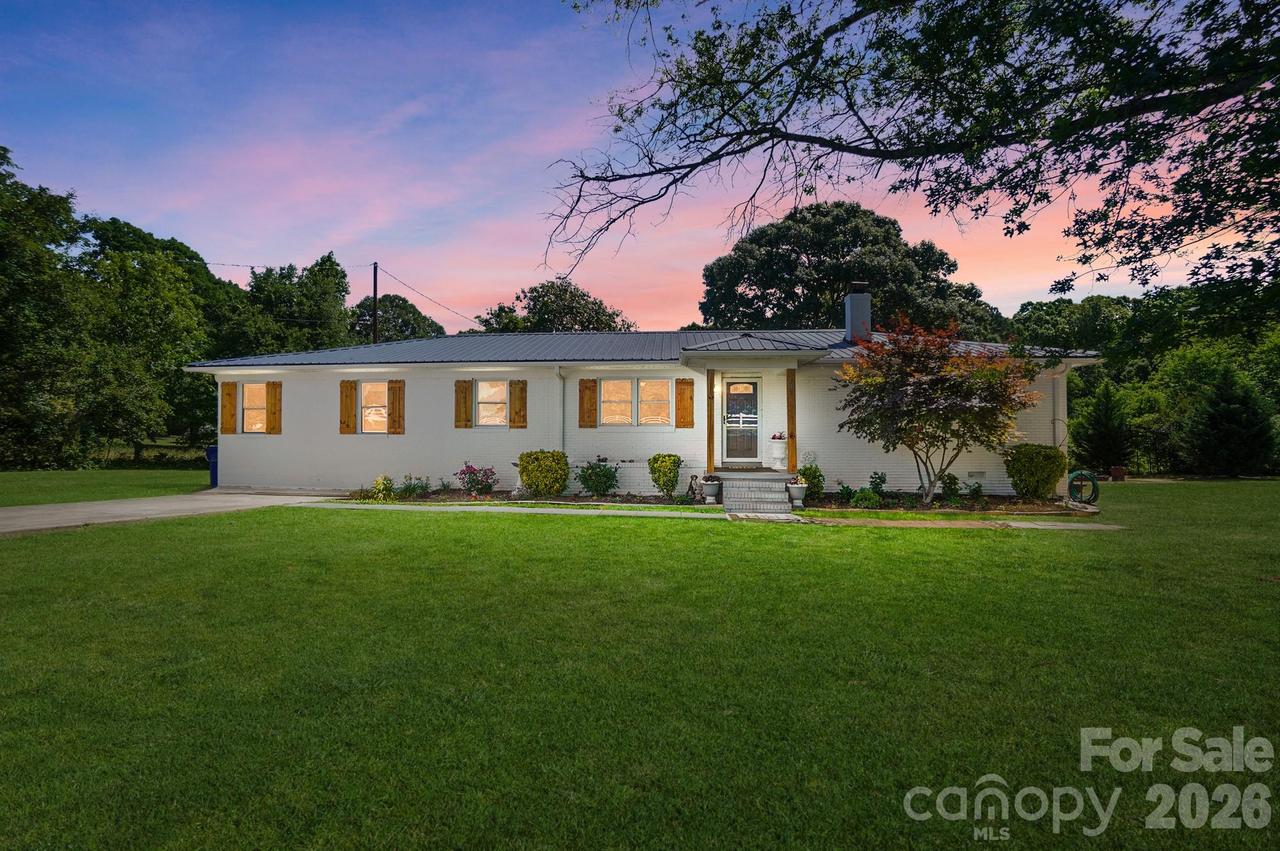 487 Linwood Rd., Mooresville, NC 28115