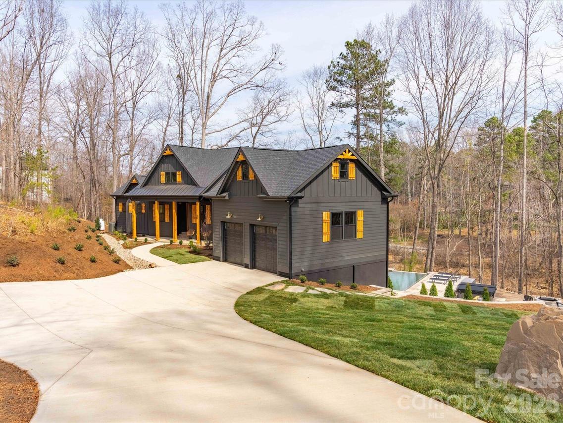 562 Normandy Rd., Mooresville, NC 28117