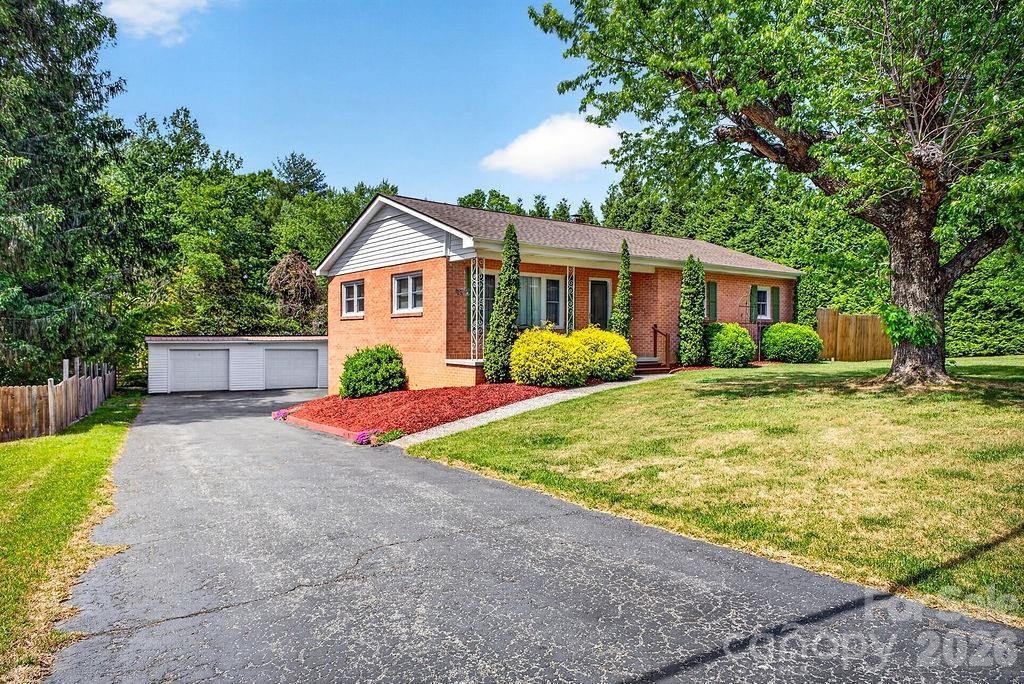 204 Oak Grove Rd., East Flat Rock, NC 28726
