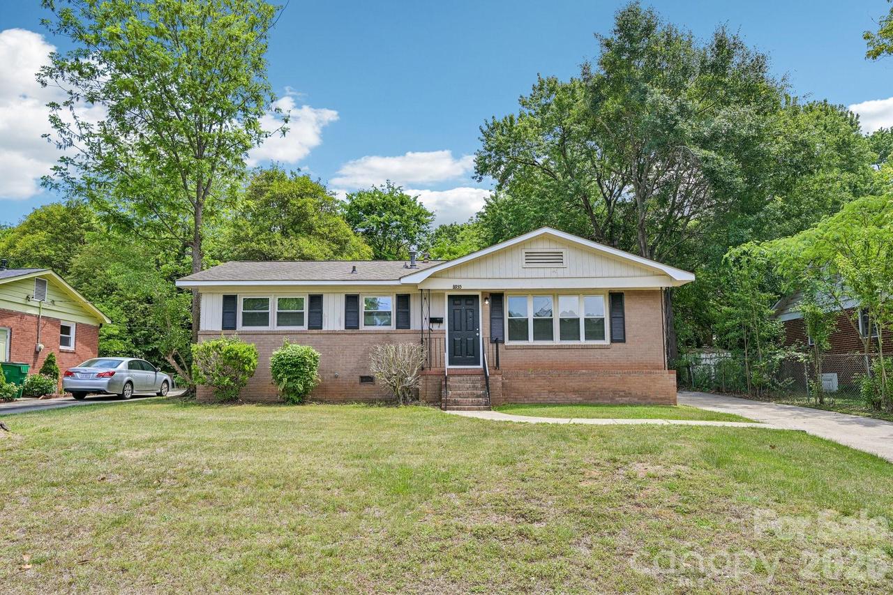 3935 Crestridge Dr., Charlotte, NC 28217