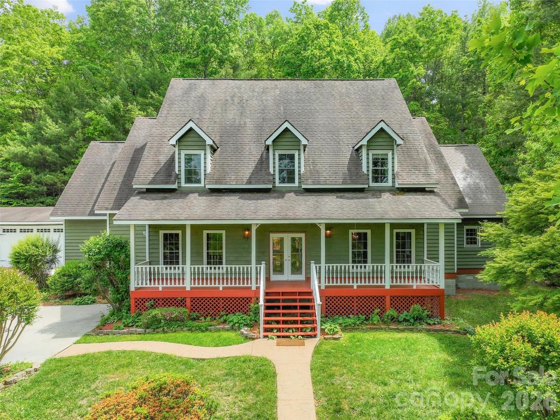 287 Shady Creek Ln., Hendersonville, NC 28739