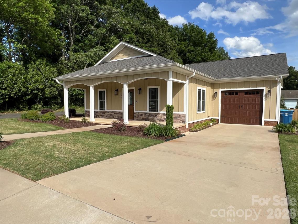 162 Red Oak Dr., Forest City, NC 28043