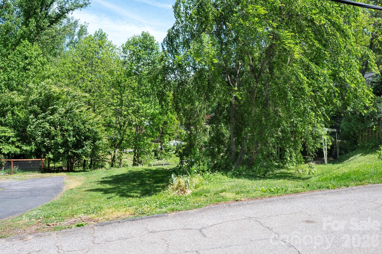 111 Dorchester Ave., Asheville, NC 28806