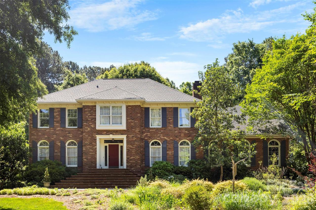625 Greenbrook Pkwy., Matthews, NC 28104