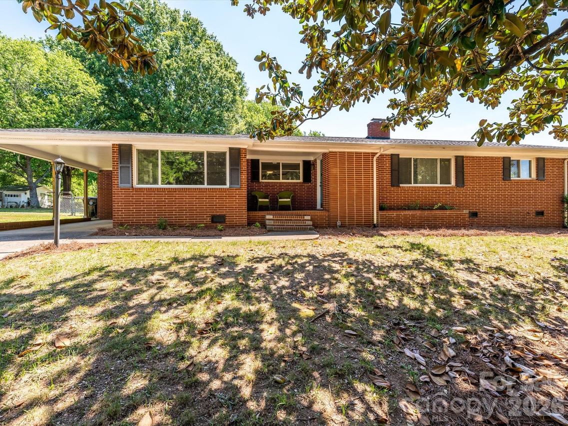 354 S Magnolia St., Mooresville, NC 28115