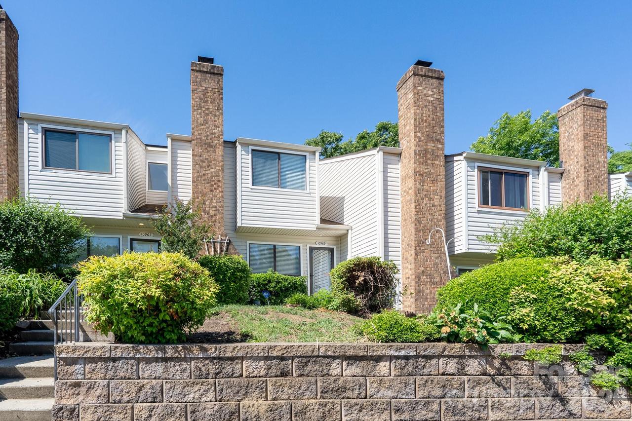 10969 Carmel Crossing Rd., Charlotte, NC 28226