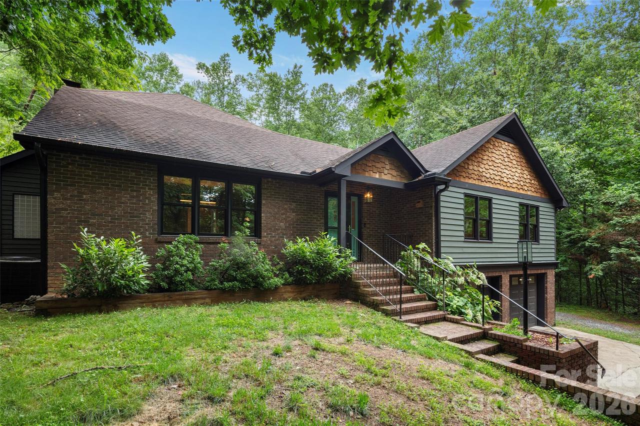 2000 Davis Mountain Rd., Hendersonville, NC 28739