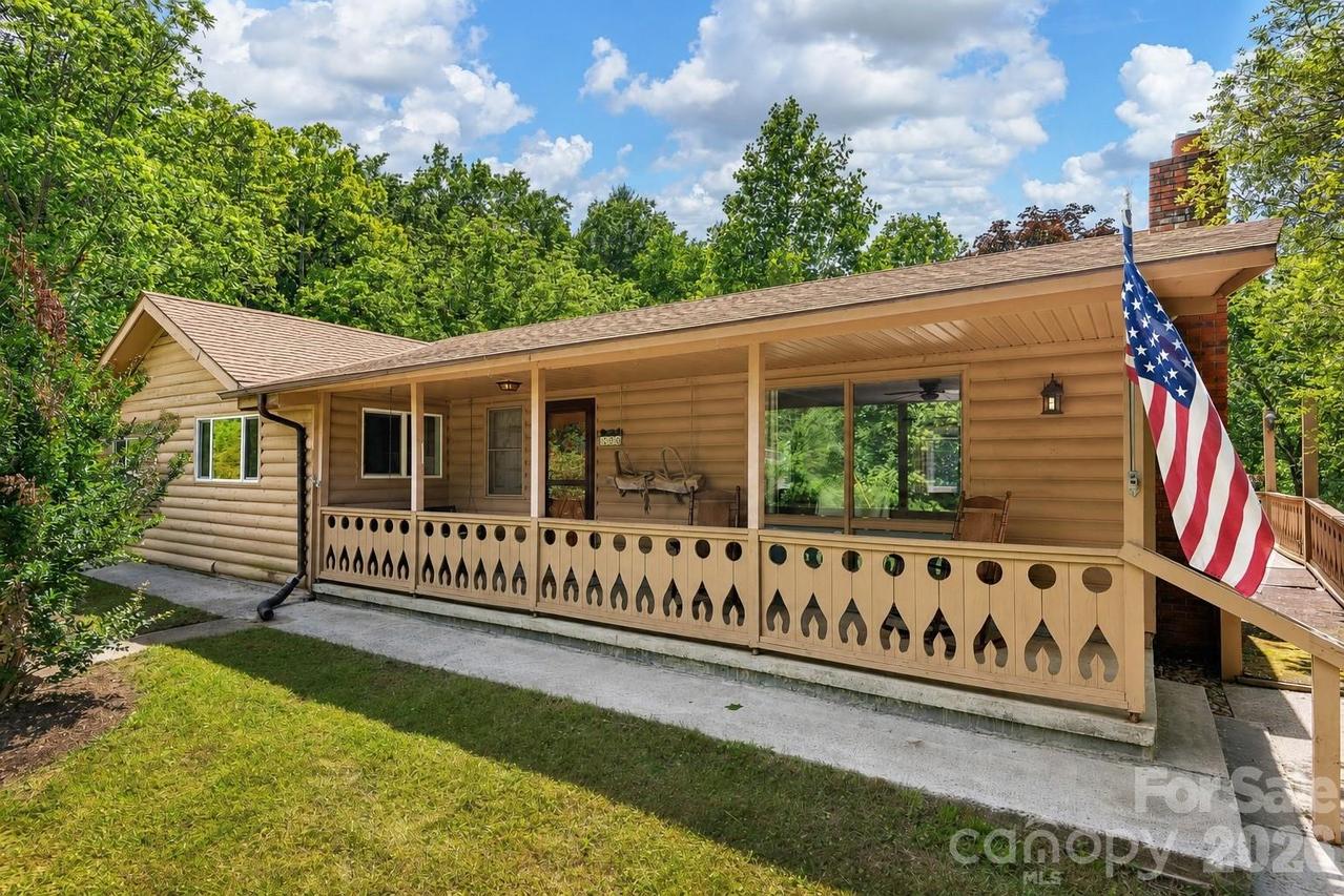 185 Indian Springs Rd., Clyde, NC 28721