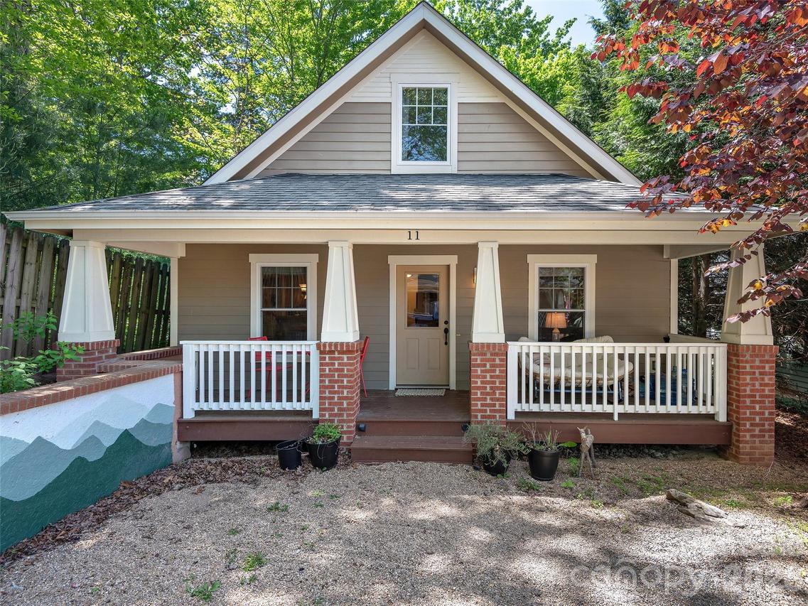 11 Knotty Alder Ct., Candler, NC 28715