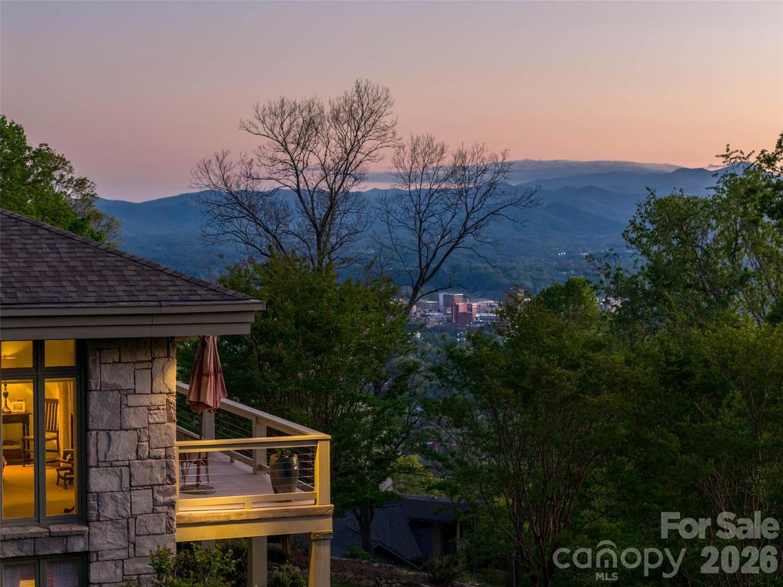 65 Crestwood Rd., Asheville, NC 28804