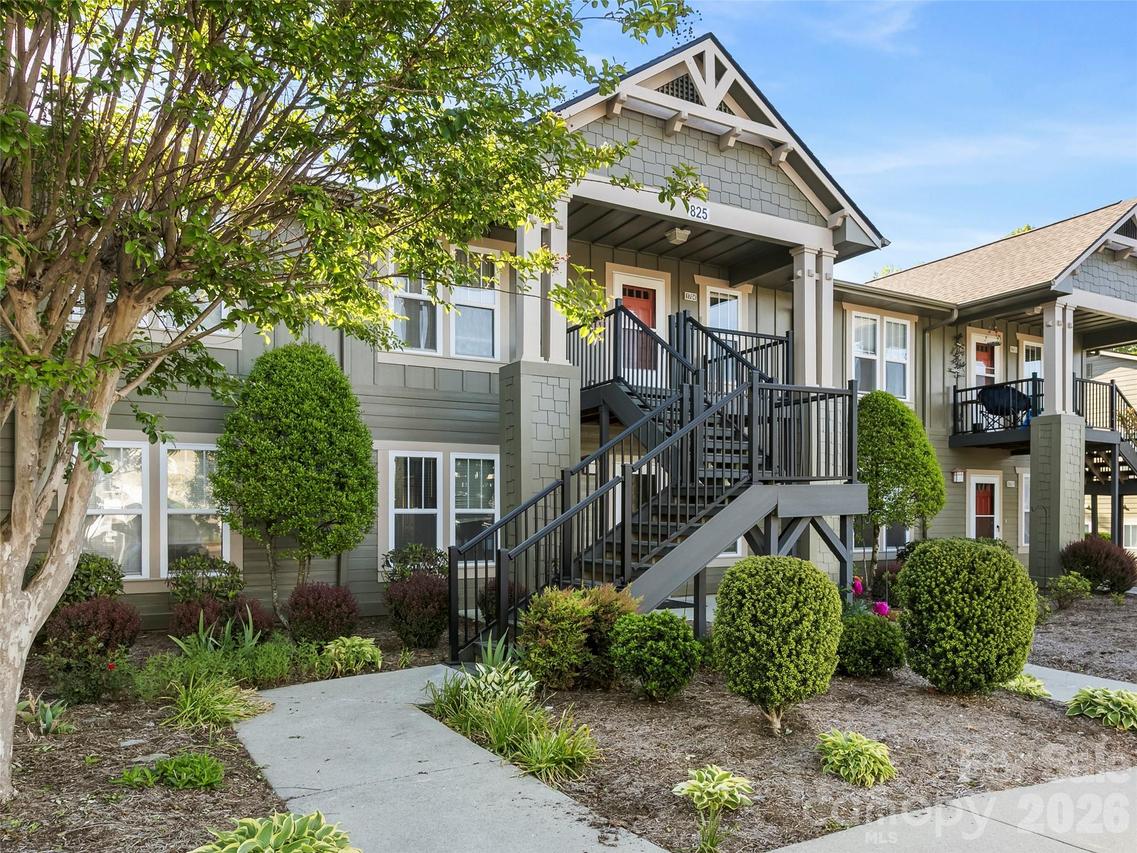 1704 Deermouse Way, Hendersonville, NC 28792