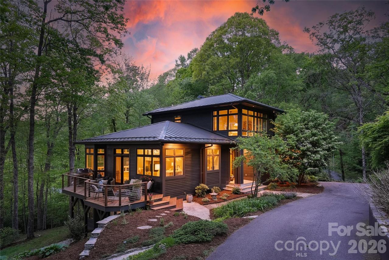 15 Hunters Way, Asheville, NC 28804