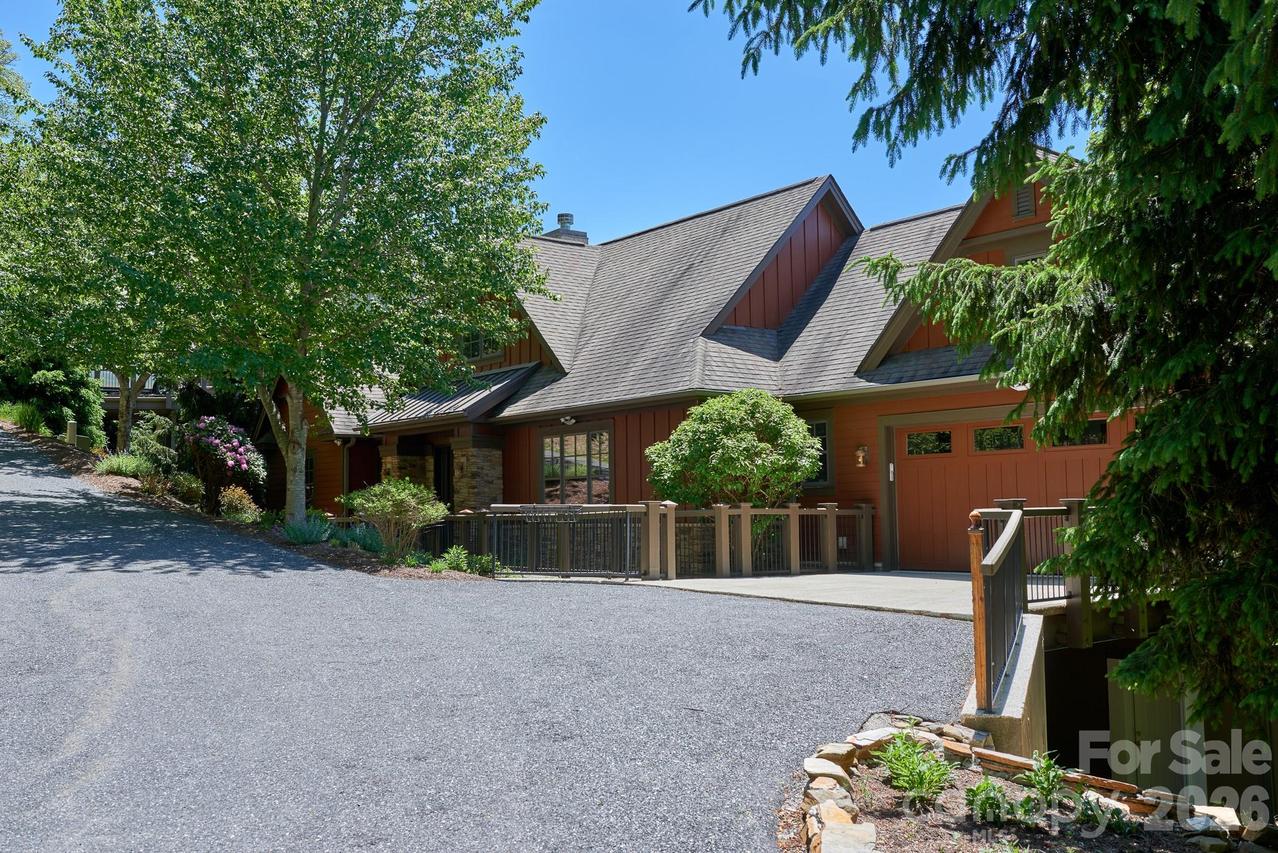427 Spring Rock Rd., Burnsville, NC 28714