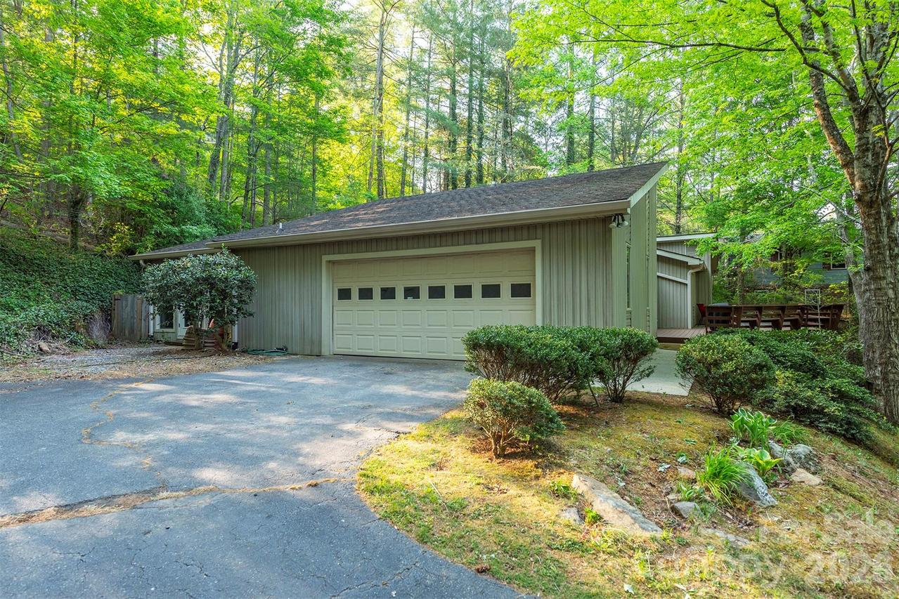 58 Ballantree Dr., Asheville, NC 28803