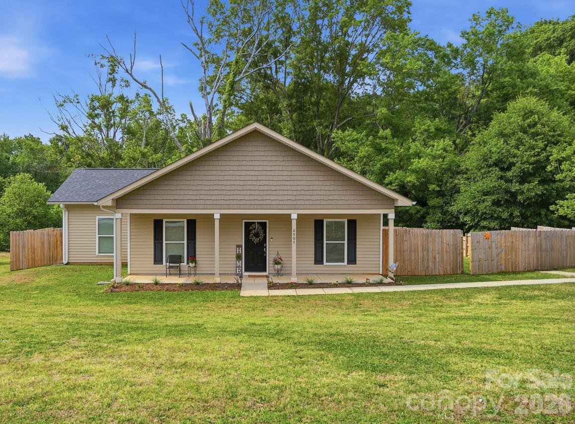 2507 Leroy Ave., Gastonia, NC 28054