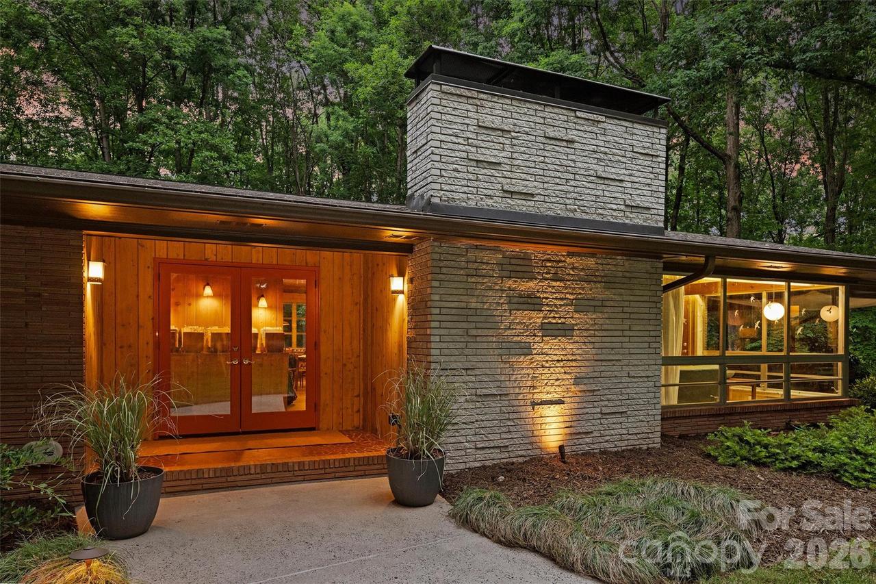 1916 Fair Forest Dr., Matthews, NC 28105