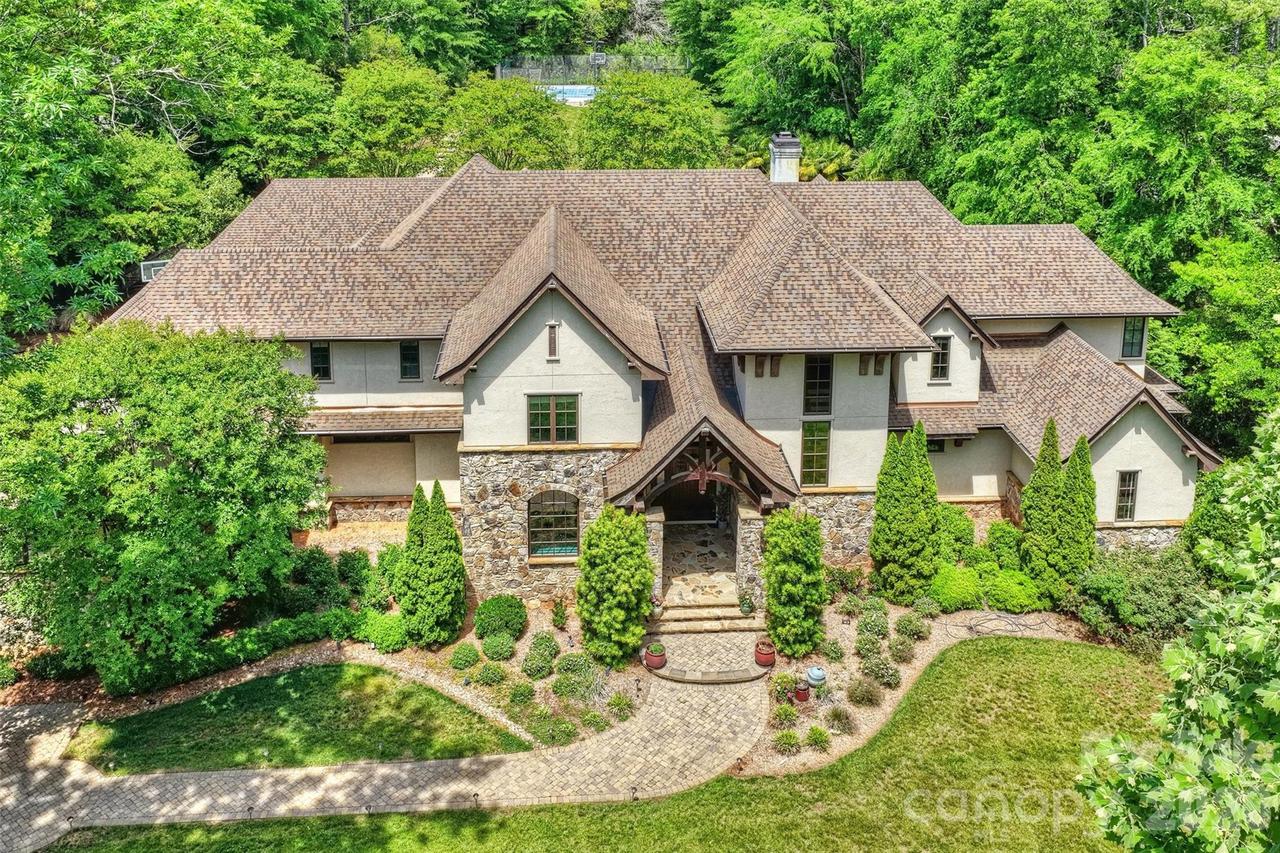 4901 Carmel Park Dr., Charlotte, NC 28226