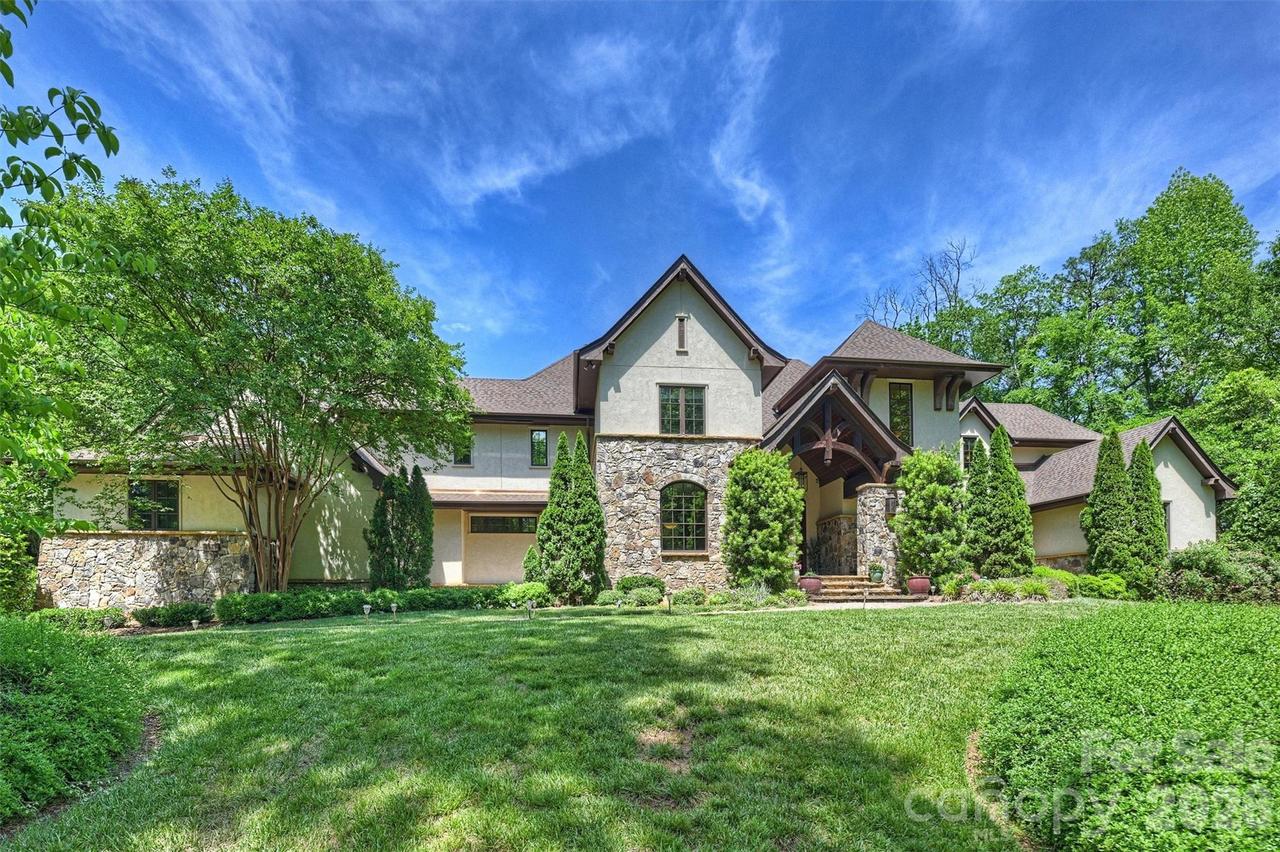 4901 Carmel Park Dr., Charlotte, NC 28226