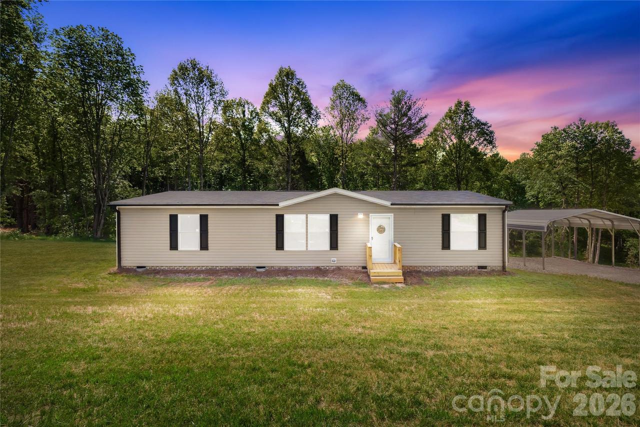 251 Center Ln., Thurmond, NC 28683
