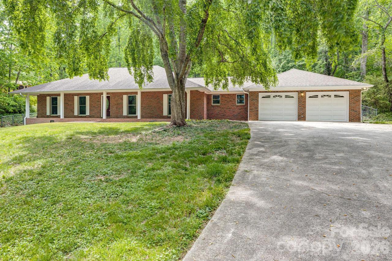 35 Byrd Rd., Candler, NC 28715